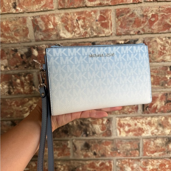Michael Kors Light Blue Gradient wallet - Picture 1 of 6